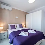 La Luxury شقة