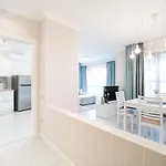 La Luxury * غولدن ساندز